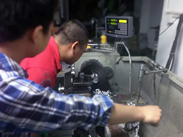 CNC machining: Lathe turning