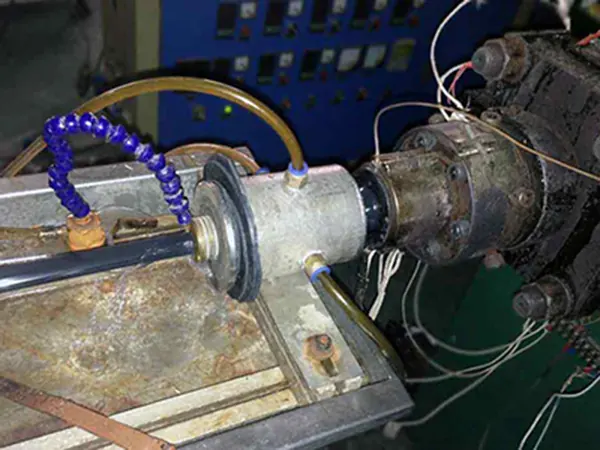 Plastic extrusion: High-impact PC